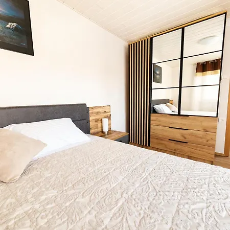 Semesterbostad Adria Stone House *