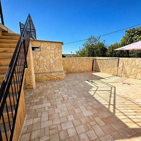 Adria Stone House Semesterbostad